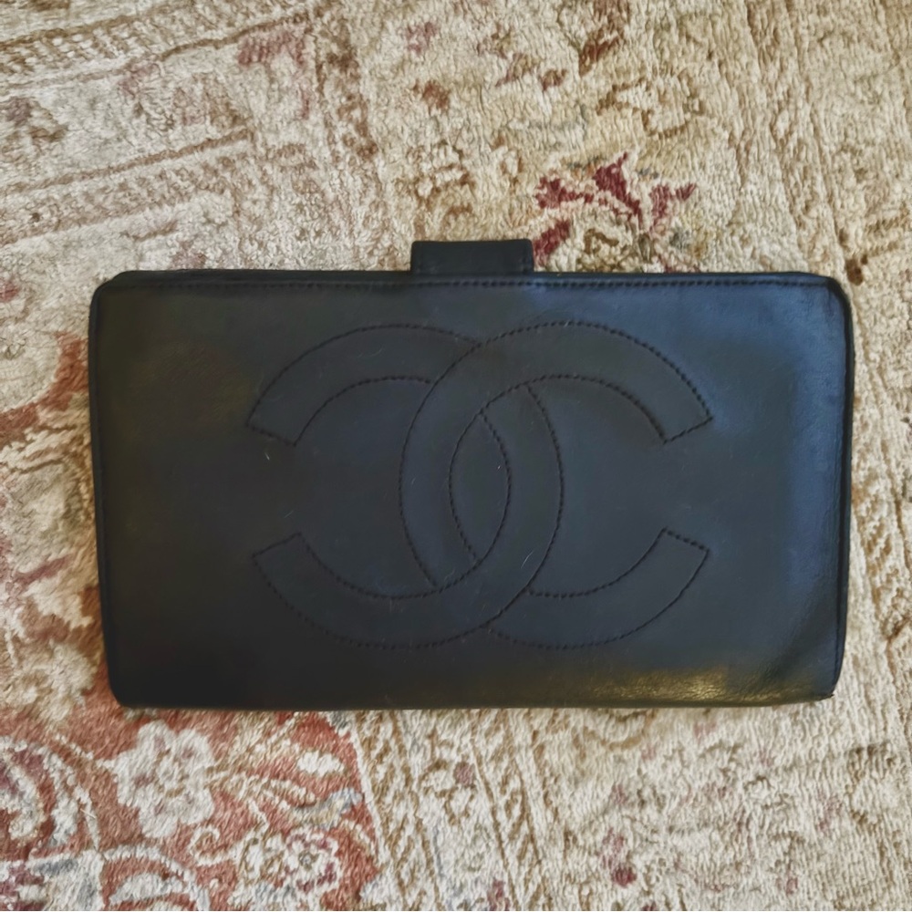 CHANEL Classic Black Leather Clutch